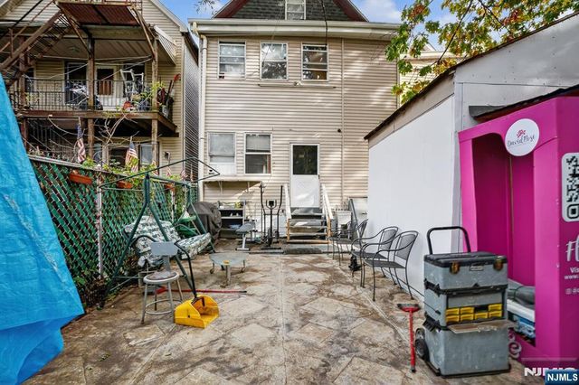 1110 Hampton Place, Elizabeth, NJ 07201