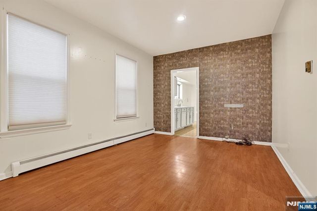 1110 Hampton Place, Elizabeth, NJ 07201