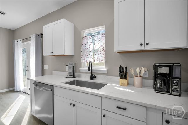 11 E Fairmont Avenue, Savannah, GA 31406