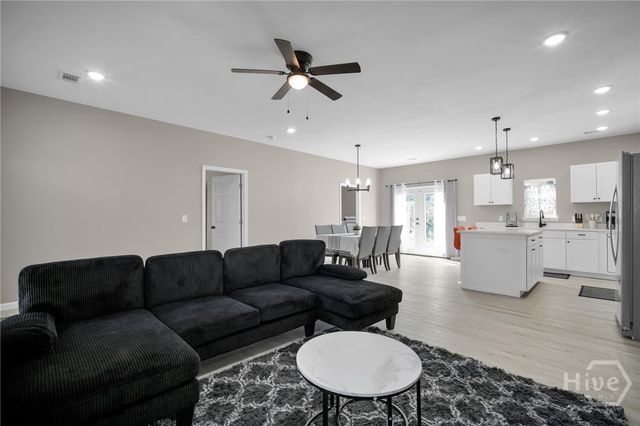 11 E Fairmont Avenue, Savannah, GA 31406