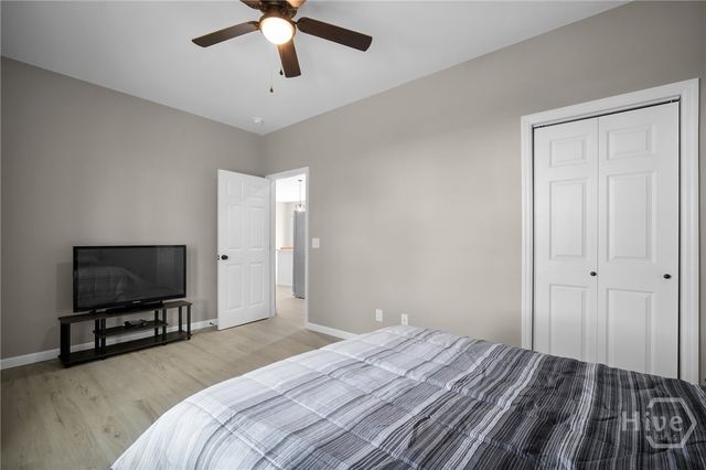 11 E Fairmont Avenue, Savannah, GA 31406