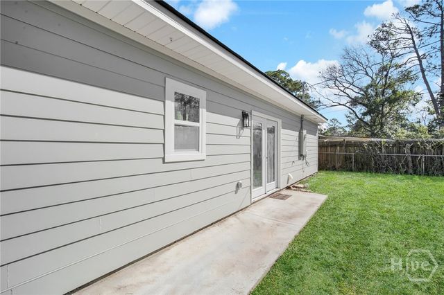 11 E Fairmont Avenue, Savannah, GA 31406