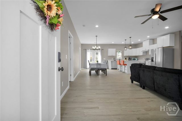 11 E Fairmont Avenue, Savannah, GA 31406