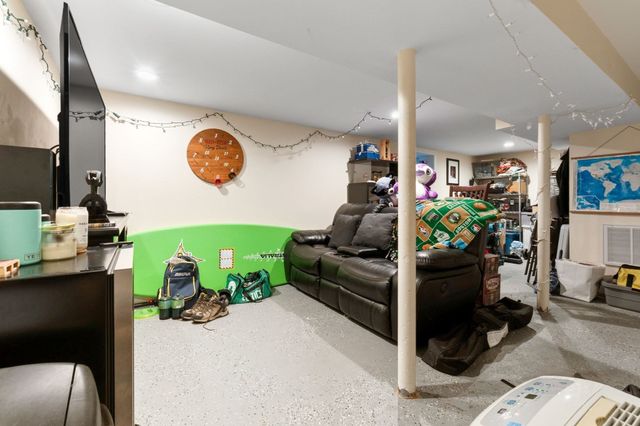 87 Bridge St 2, Salem, MA 01970