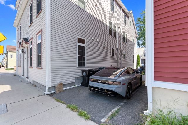 87 Bridge St 2, Salem, MA 01970