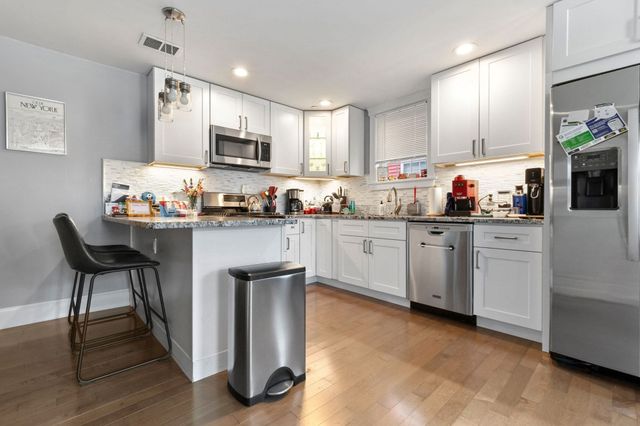 87 Bridge St 2, Salem, MA 01970