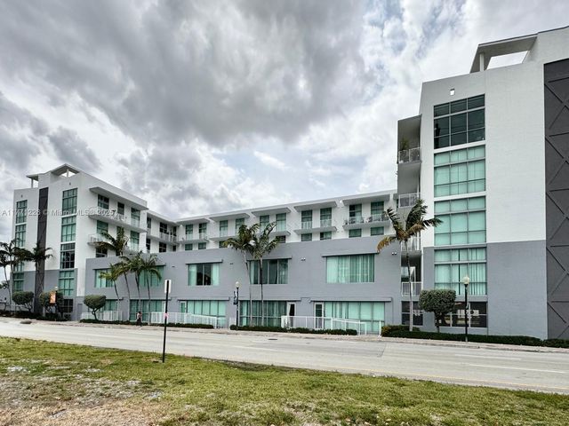 2100 Van Buren St 503, Hollywood, FL 33020