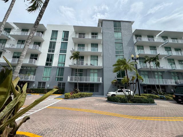 2100 Van Buren St 503, Hollywood, FL 33020