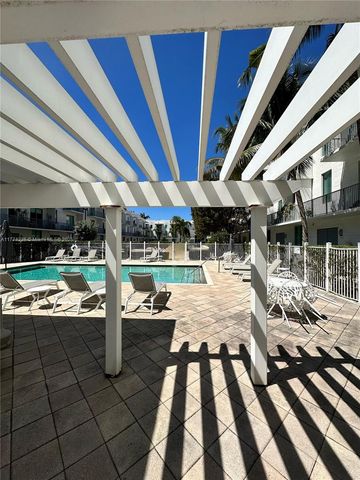 2100 Van Buren St 503, Hollywood, FL 33020