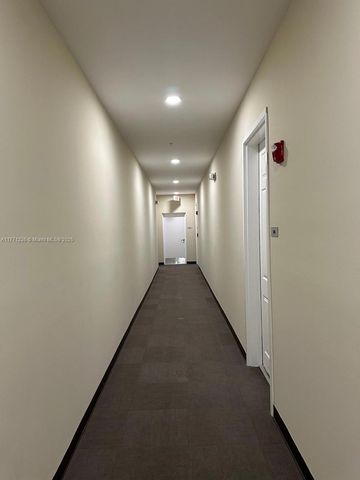 2100 Van Buren St 503, Hollywood, FL 33020