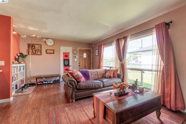 1218 Ottawa Ave, San Leandro, CA 94579