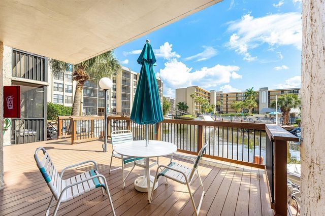 10 Royal Palm Way 203, Boca Raton, FL 33432