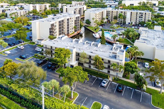10 Royal Palm Way 203, Boca Raton, FL 33432