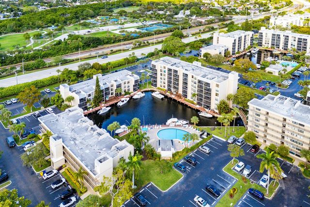10 Royal Palm Way 203, Boca Raton, FL 33432