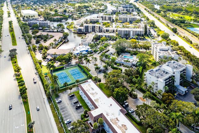 10 Royal Palm Way 203, Boca Raton, FL 33432