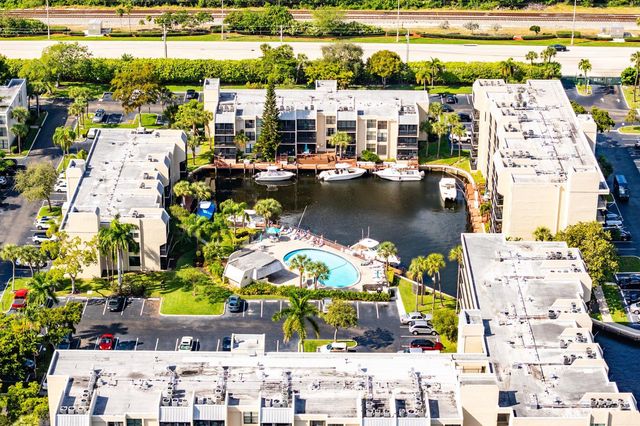 10 Royal Palm Way 203, Boca Raton, FL 33432