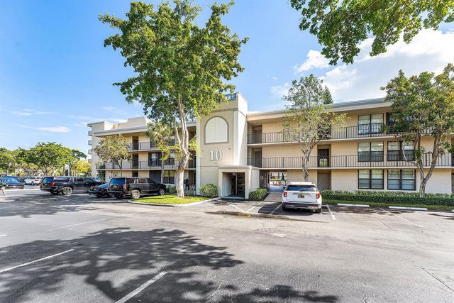 10 Royal Palm Way 203, Boca Raton, FL 33432