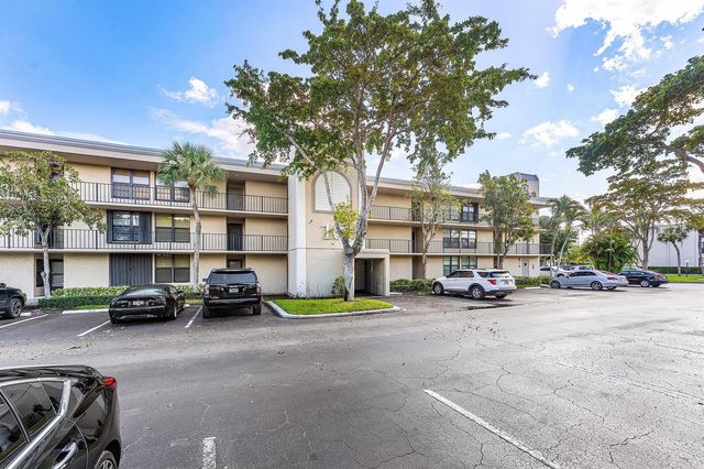 10 Royal Palm Way 203, Boca Raton, FL 33432