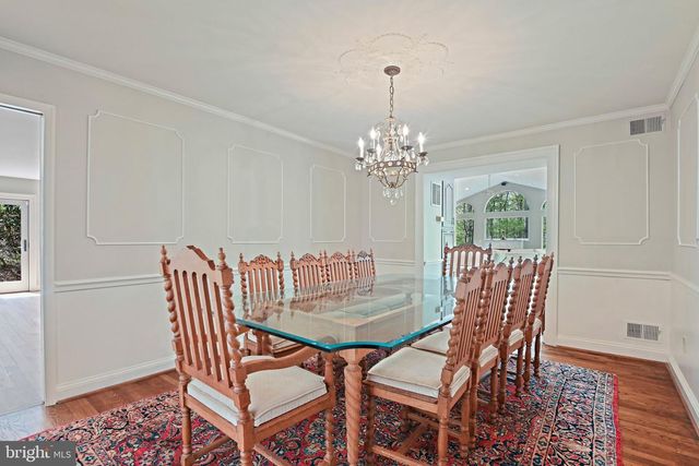 951 CAPTAIN HICKORY DR, Great Falls, VA 22066