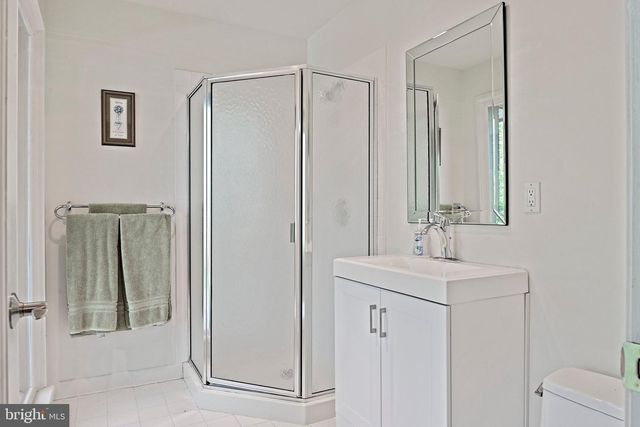 951 CAPTAIN HICKORY DR, Great Falls, VA 22066