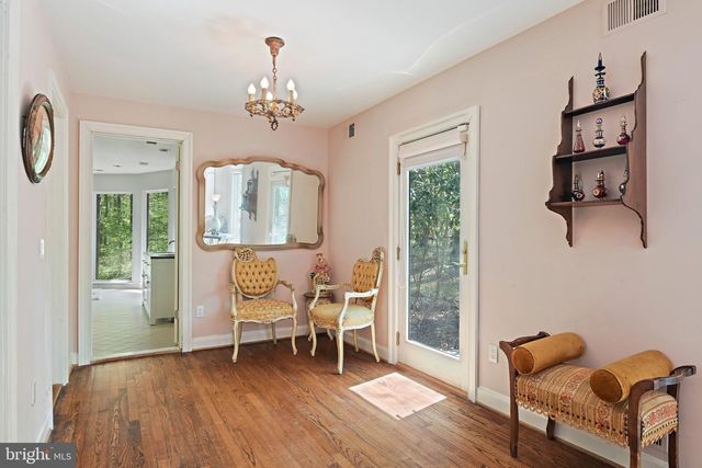 951 CAPTAIN HICKORY DR, Great Falls, VA 22066