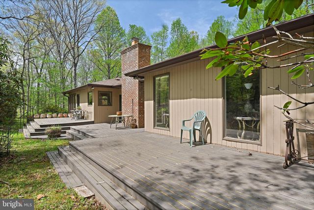 951 CAPTAIN HICKORY DR, Great Falls, VA 22066