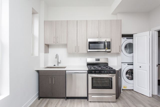 818 W 18th Street 4M, Chicago, IL 60608