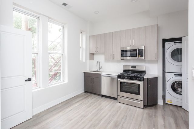 818 W 18th Street 4M, Chicago, IL 60608