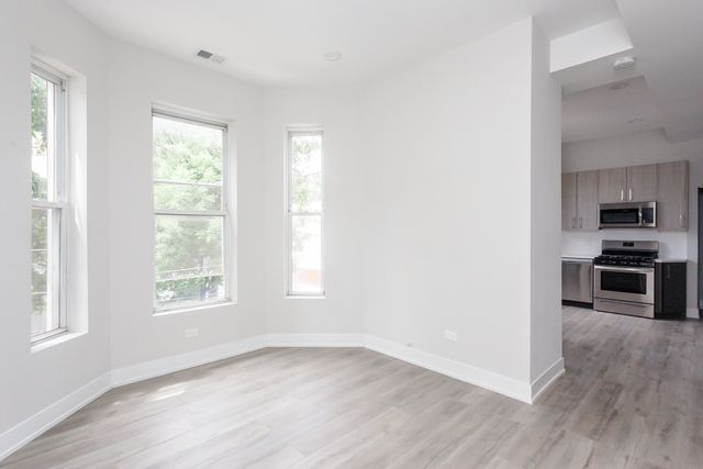 818 W 18th Street 4M, Chicago, IL 60608