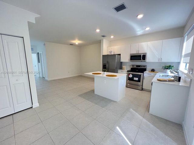 11846 SW 246 Ln 11846, Homestead, FL 33032