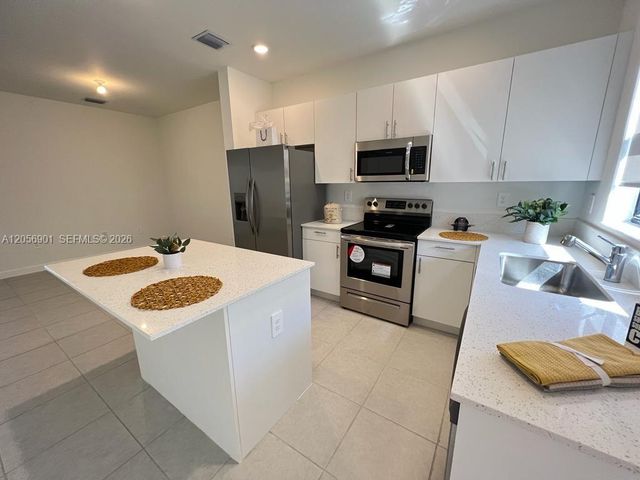 11846 SW 246 Ln 11846, Homestead, FL 33032