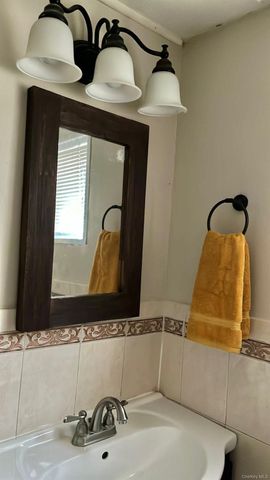 528 14th Street, West Babylon, NY 11704