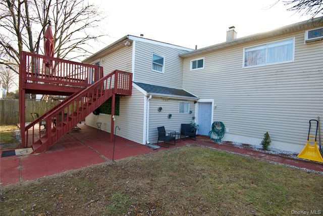 528 14th Street, West Babylon, NY 11704