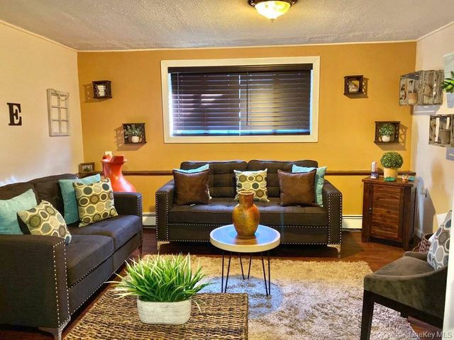 528 14th Street, West Babylon, NY 11704