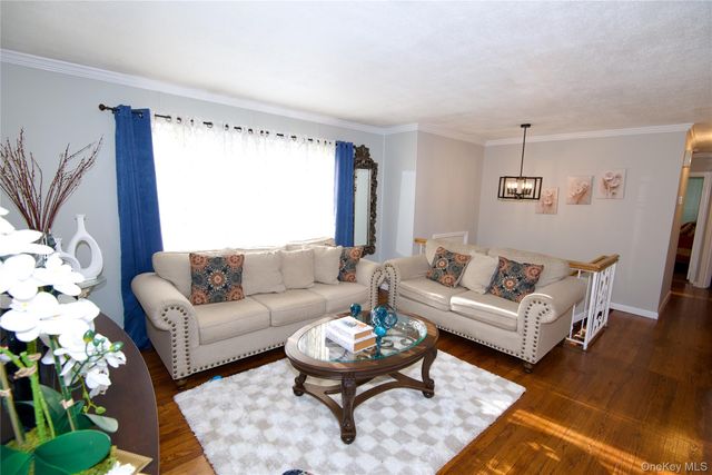 528 14th Street, West Babylon, NY 11704