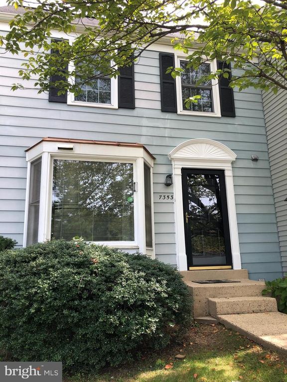 7353 CRESTLEIGH CIR, Alexandria, VA 22315