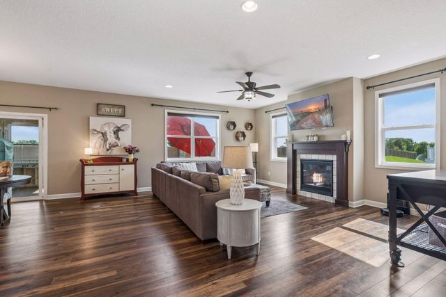4367 Parkview Circle, Anoka, MN 55303