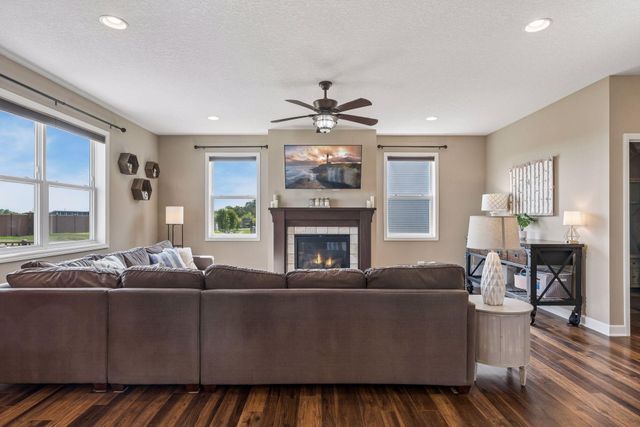4367 Parkview Circle, Anoka, MN 55303