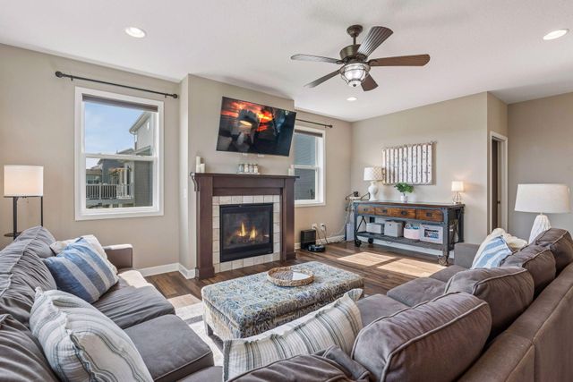 4367 Parkview Circle, Anoka, MN 55303