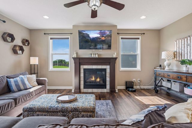 4367 Parkview Circle, Anoka, MN 55303