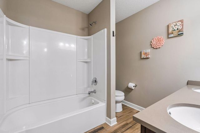 4367 Parkview Circle, Anoka, MN 55303