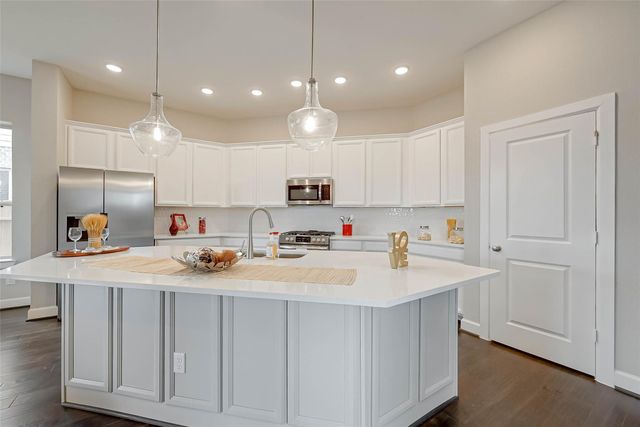 10707 Deer Path Drive, Missouri City, TX 77459