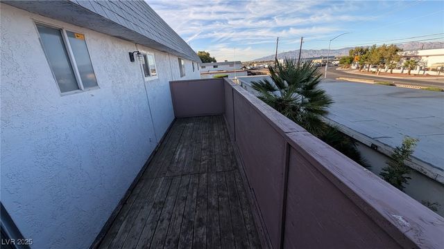 426 Greenbriar Townhouse Way, Las Vegas, NV 89121
