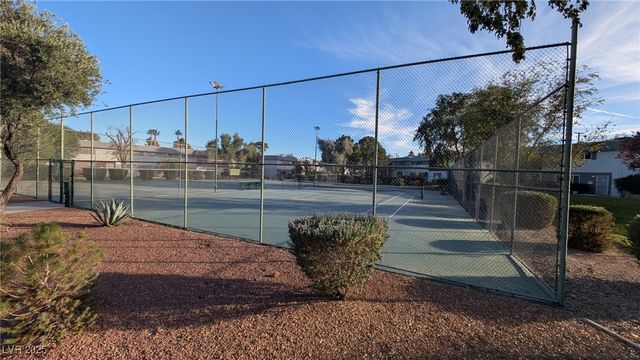 426 Greenbriar Townhouse Way, Las Vegas, NV 89121