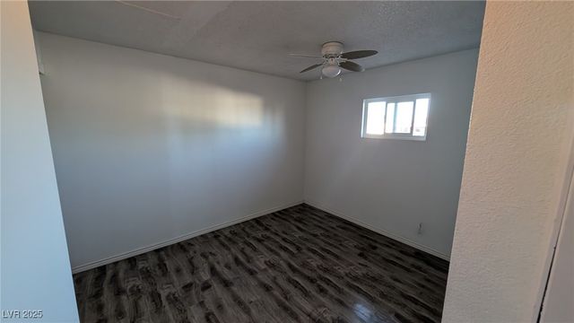 426 Greenbriar Townhouse Way, Las Vegas, NV 89121