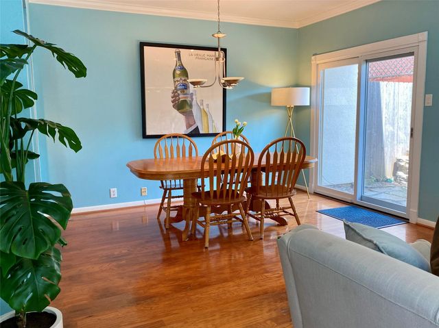 2478 Bering Drive, Houston, TX 77057