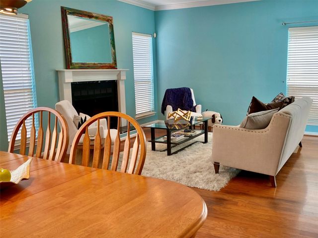 2478 Bering Drive, Houston, TX 77057