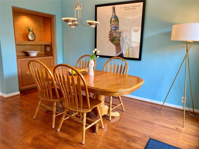 2478 Bering Drive, Houston, TX 77057