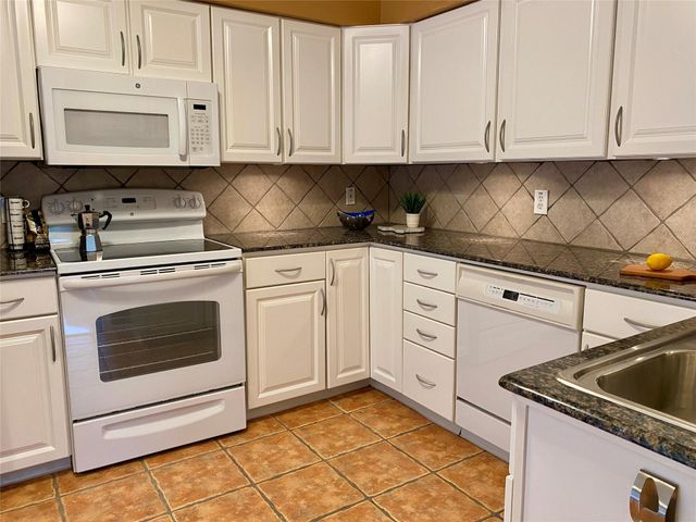 2478 Bering Drive, Houston, TX 77057