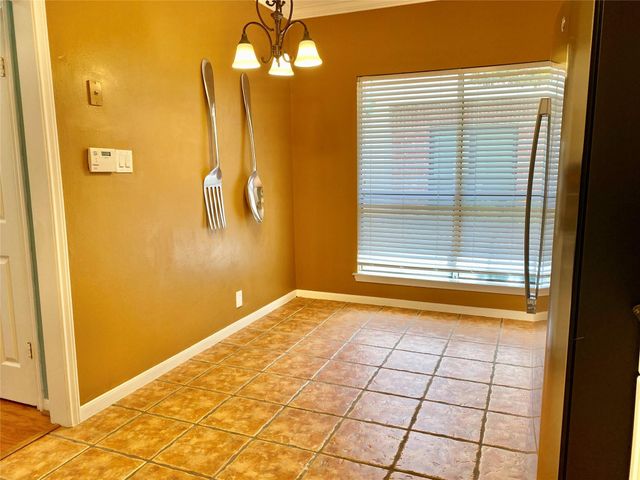 2478 Bering Drive, Houston, TX 77057